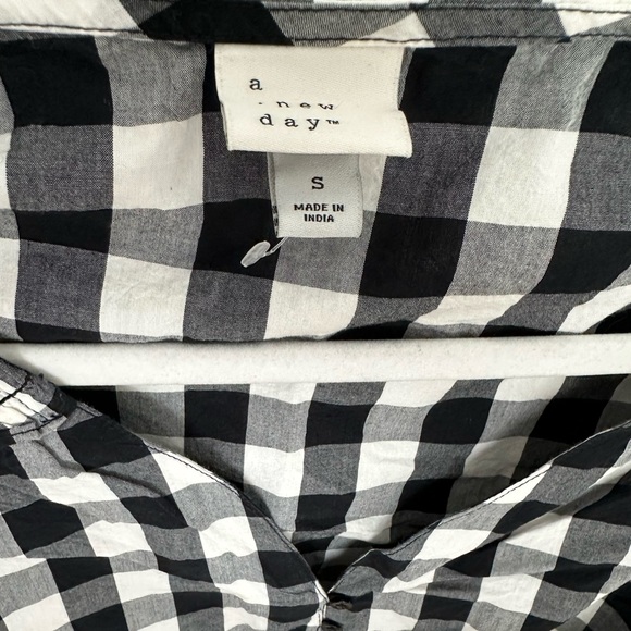 A New Day Target Black and White Gingham Balloon Long Sleeve Top - Picture 2 of 3